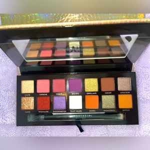 Anastasia Beverly Hills Limited Edition Jackie Aina Eyeshadow Palette .